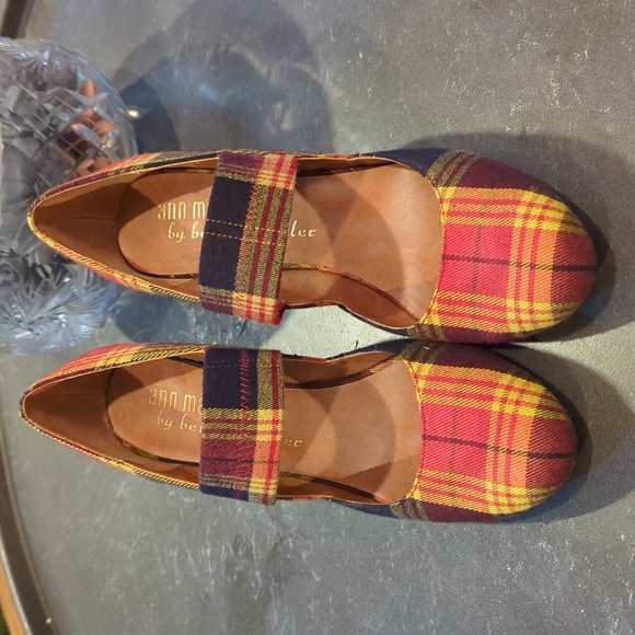 Ann Marino yellow and red plaid Mary Jane heels. Size 7 - Picture 2 of 6